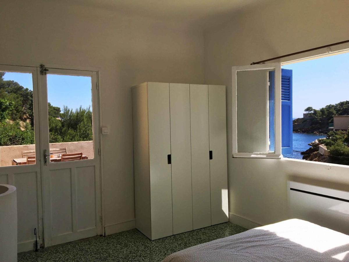 Cabanon Sur L Eau * Ensues-la-Redonne