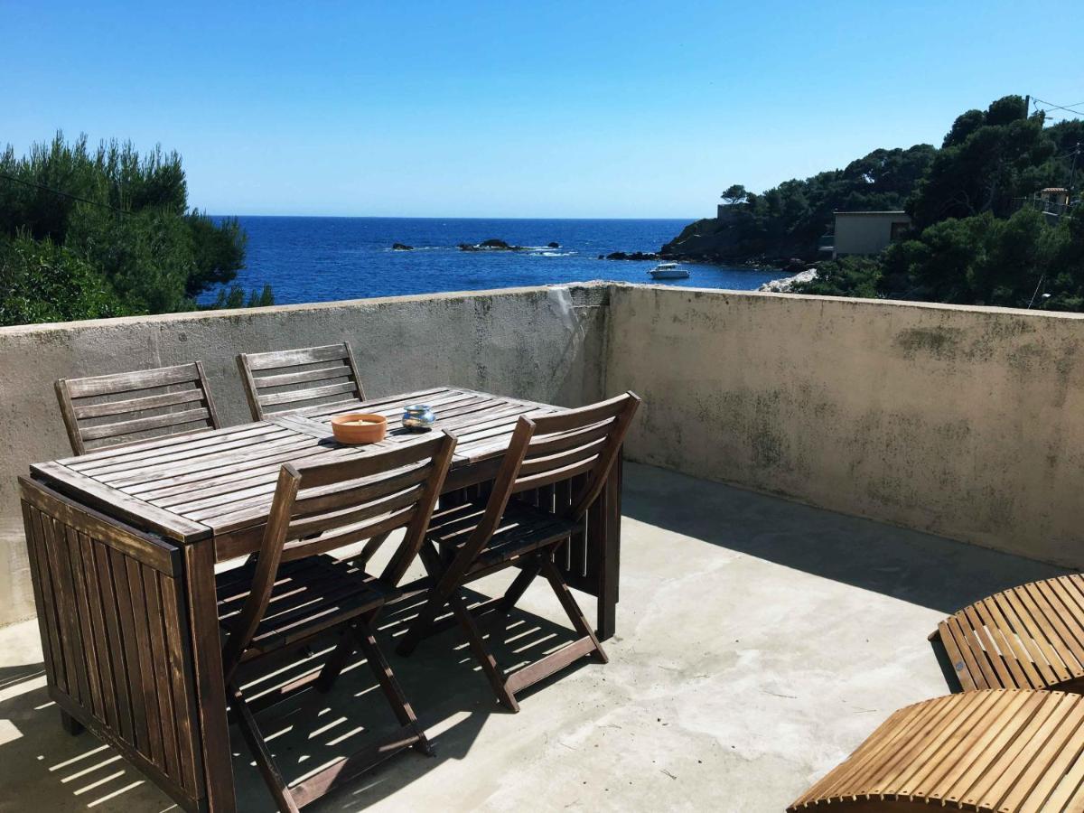 Cabanon Sur L Eau Holiday home *