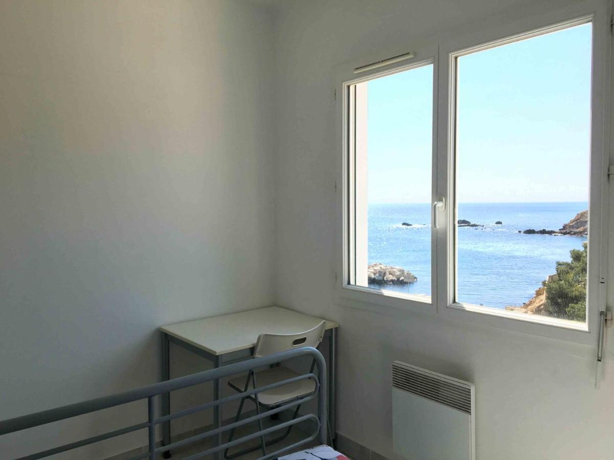 Holiday home Cabanon Sur L Eau Ensues-la-Redonne