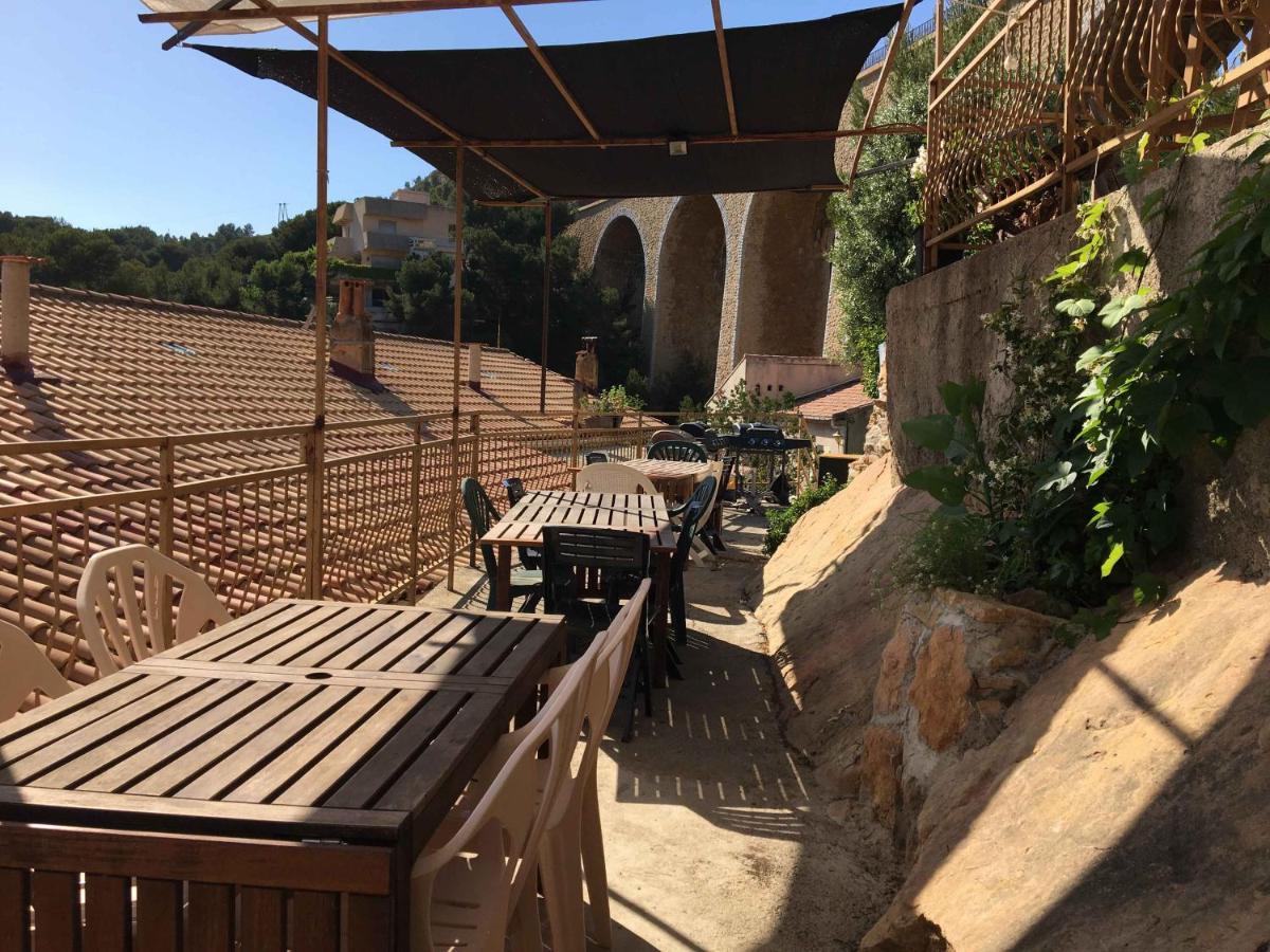 Cabanon Sur L Eau Holiday home Ensues-la-Redonne
