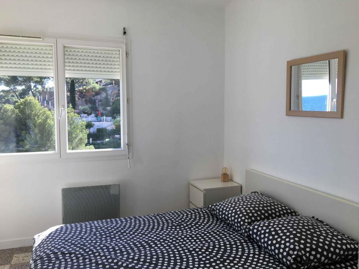 Cabanon Sur L Eau Holiday home *