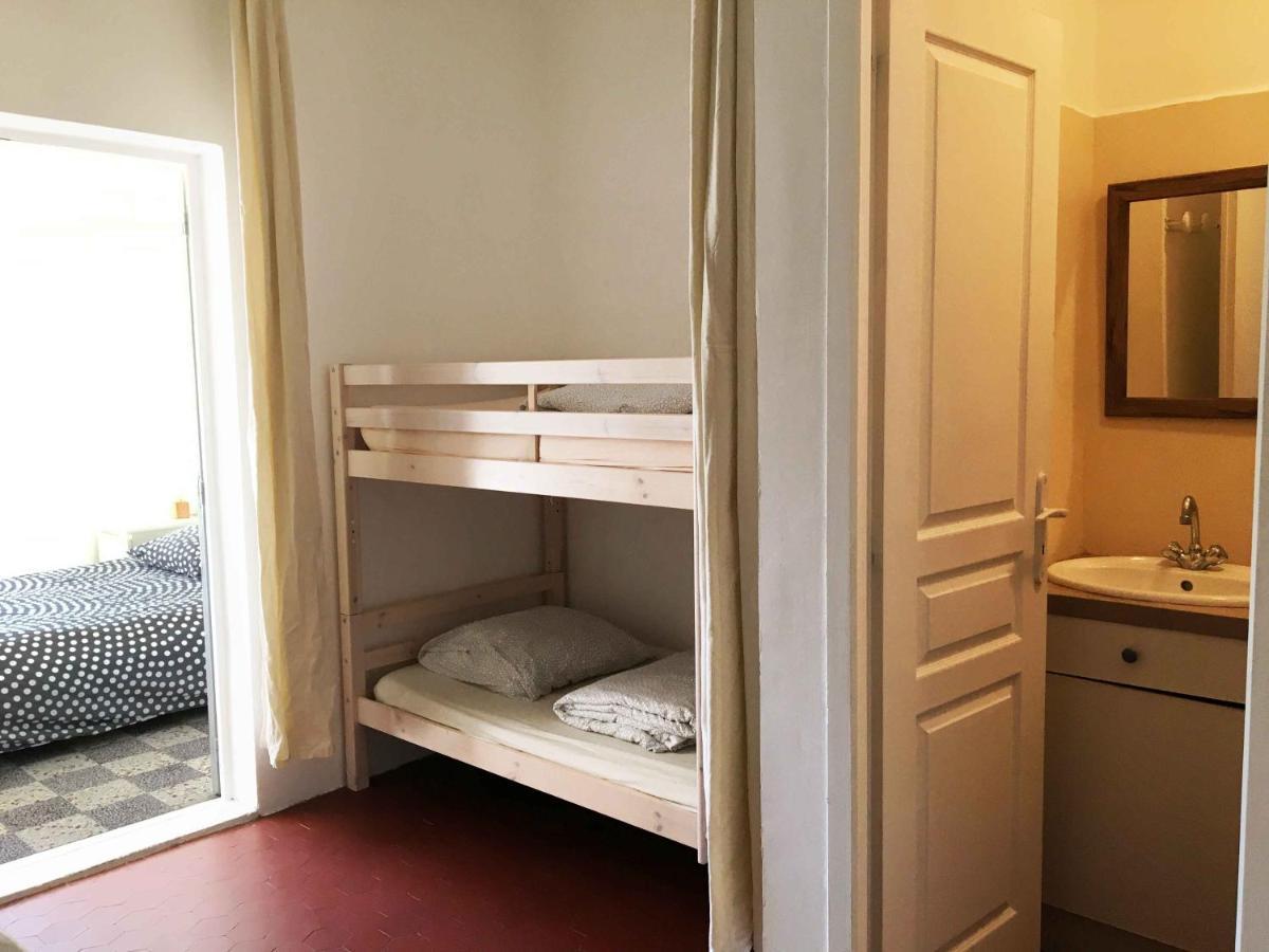 Cabanon Sur L Eau Holiday home *