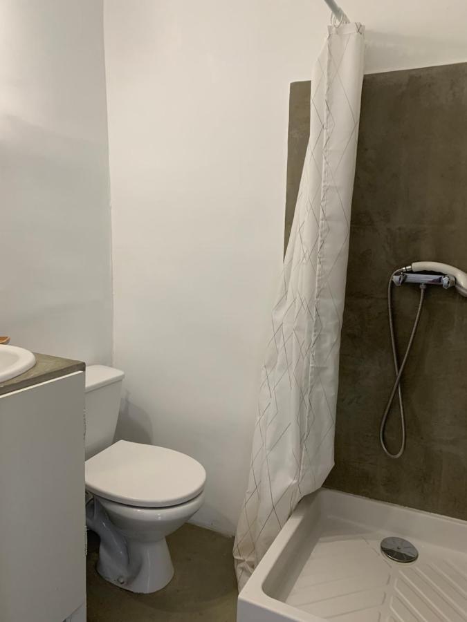 Cabanon Sur L Eau * Ensues-la-Redonne