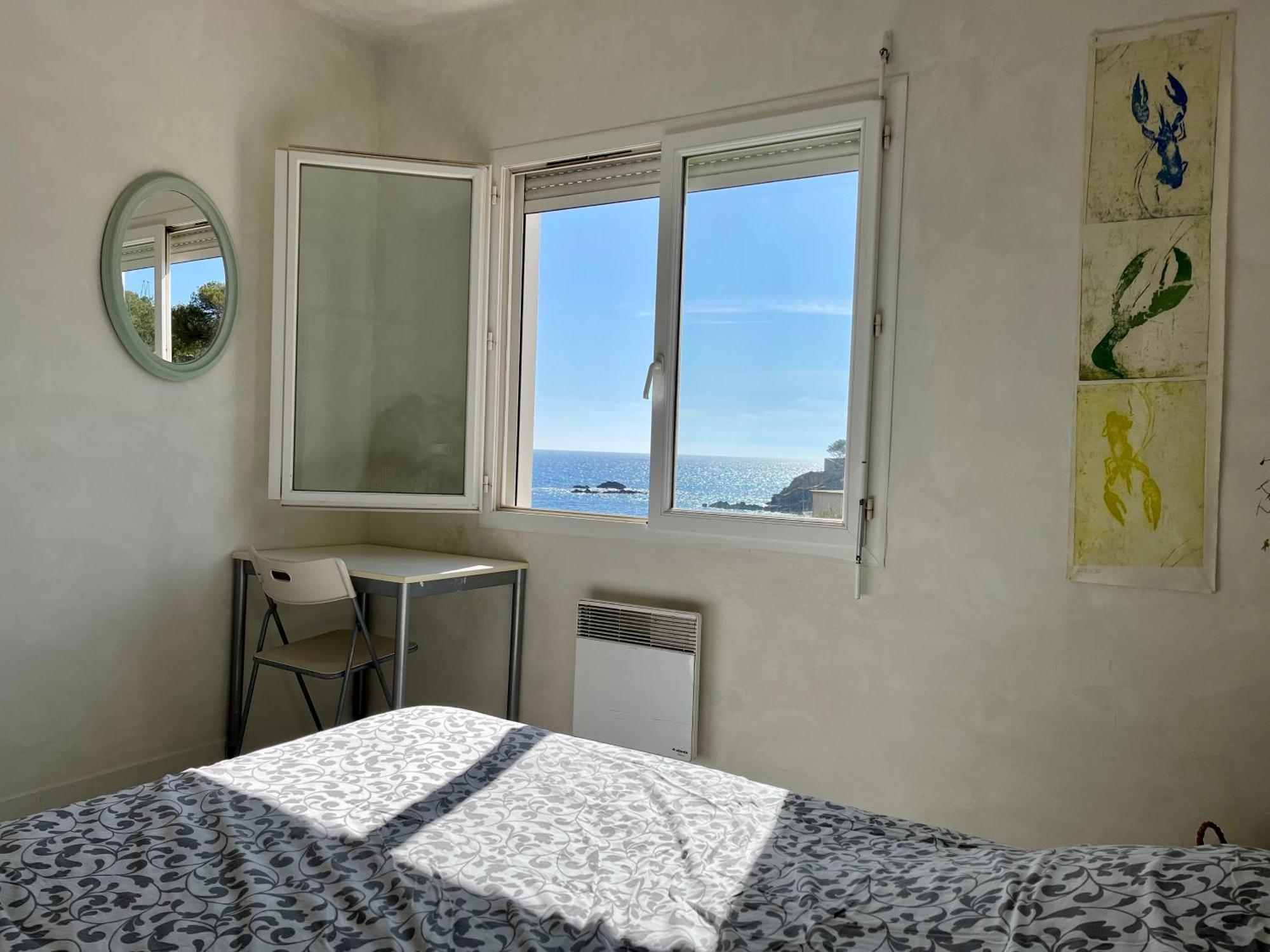 Cabanon Sur L Eau