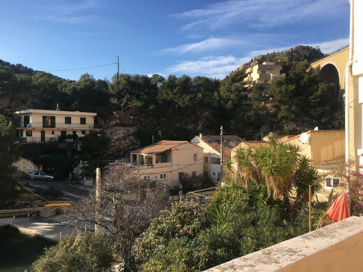 Holiday home Cabanon Sur L Eau Ensues-la-Redonne